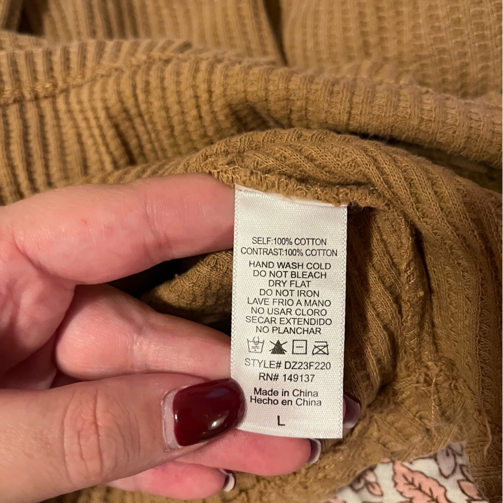 NWT Camel Waffle Knit Henley Top - Picture 7 of 7
